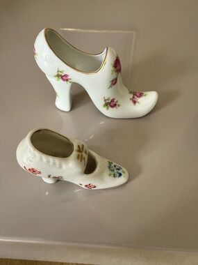 White Porcelain Floral High Heel Decorative Shoes